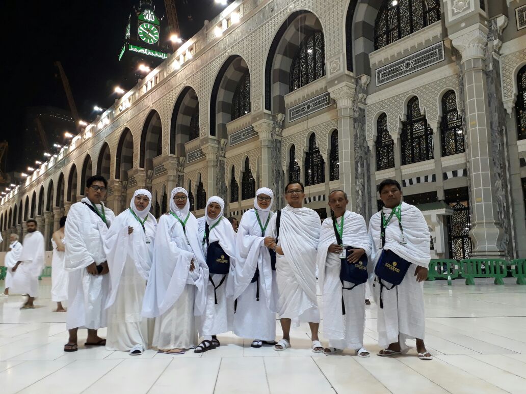 Empat Karyawan UNISA meraih Umroh