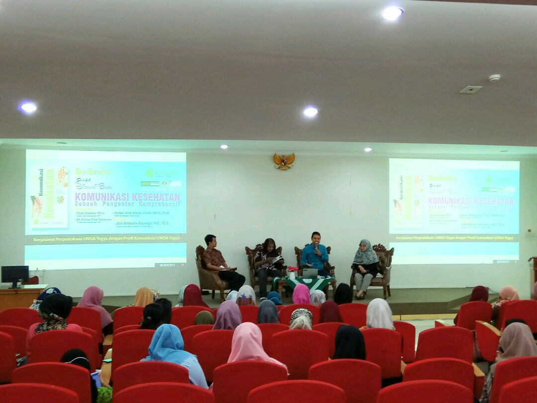 Diskusi buku komunikasi kesehatan di unisa