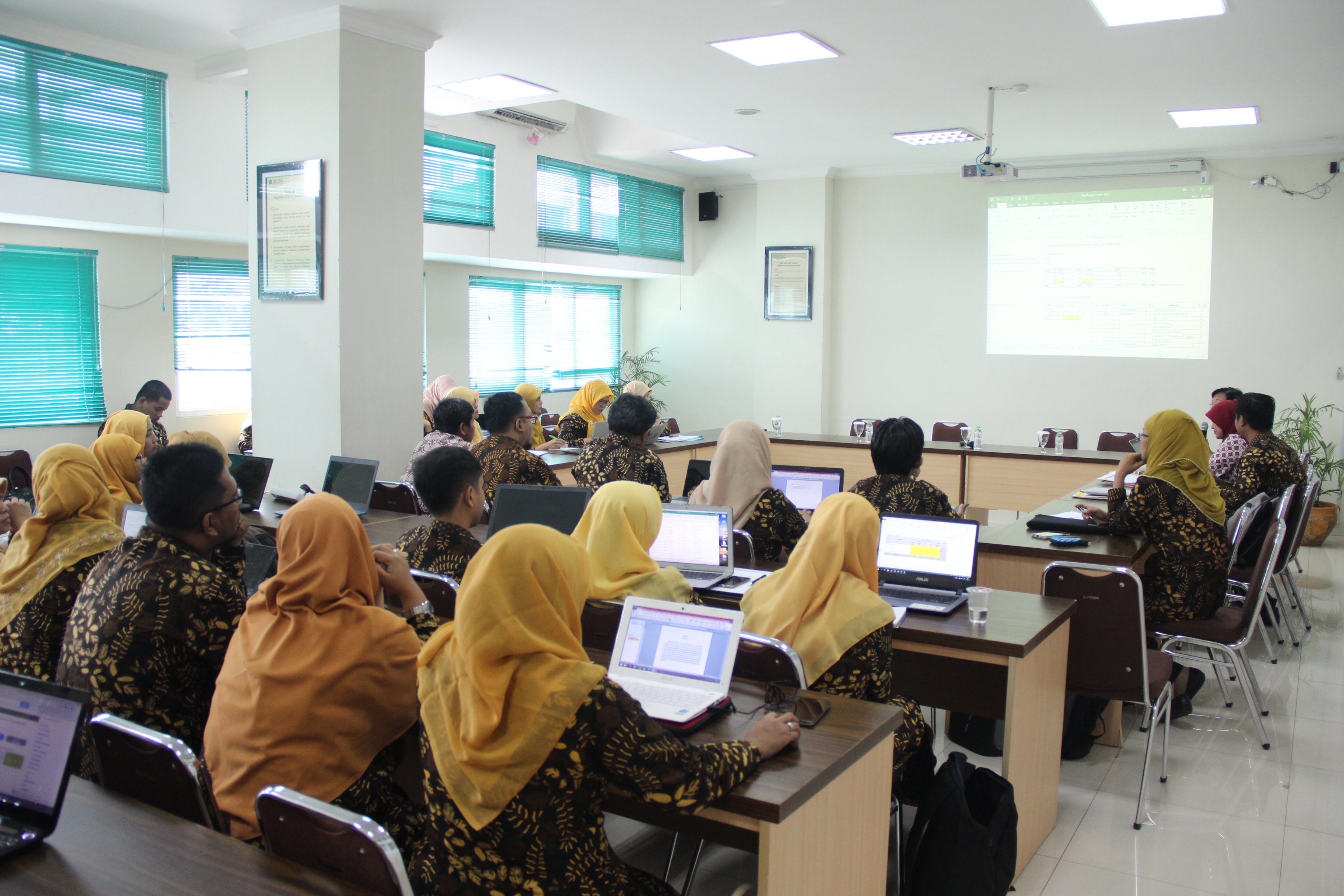 Monitoring dan evaluasi lldikti wilayah v di unisa yogyakarta