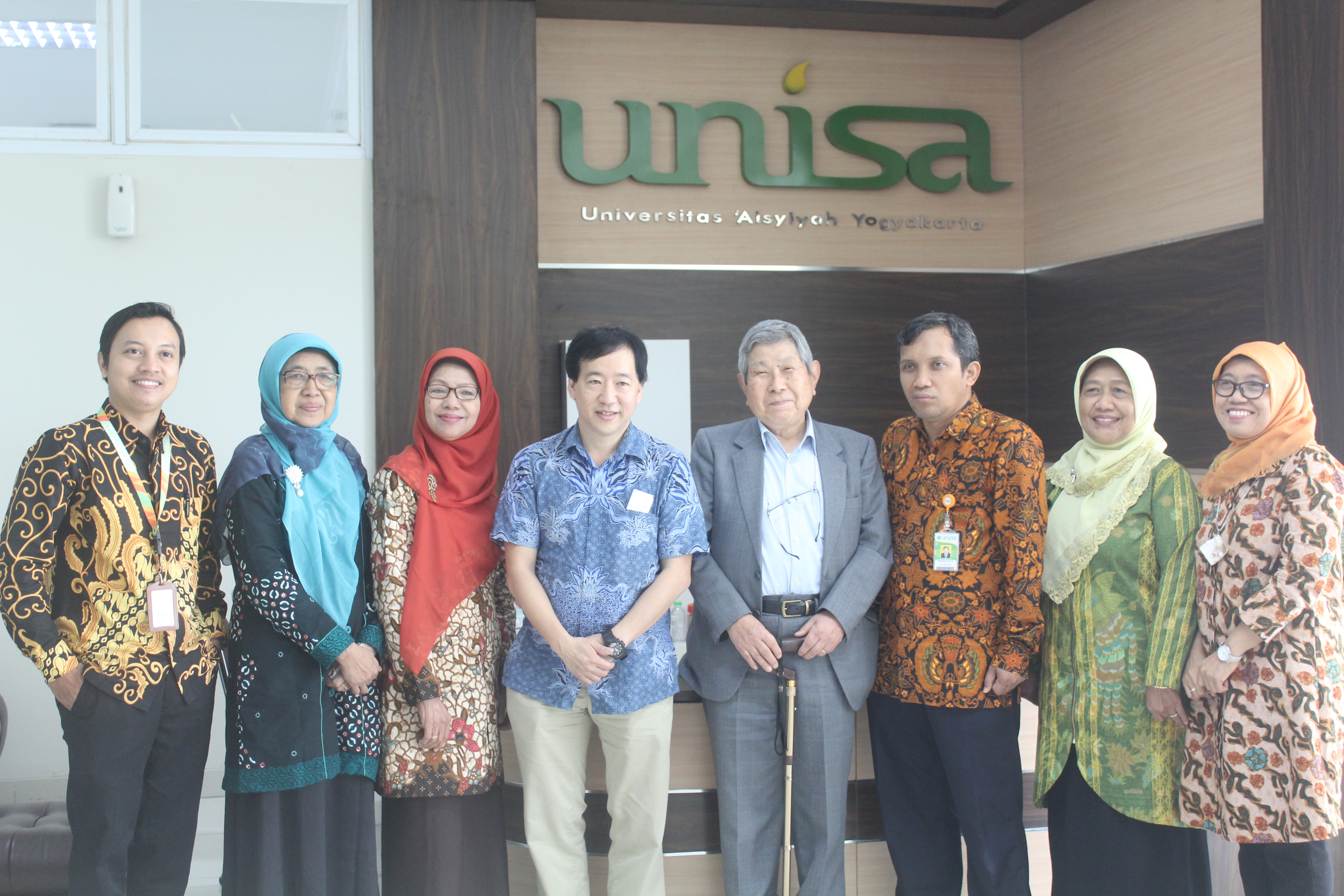 Kunjungan dua profesor jepang ke unisa yogya