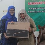Pemberian hibah dalam pelatihan perpustakaan sekolah muhammadiyah se kabupaten sleman oleh perpustakaan unisa