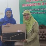 Pemberian hibah dalam pelatihan perpustakaan sekolah muhammadiyah se kabupaten sleman oleh perpustakaan unisa