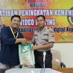 Dosen komunikasi unisa isi pelatihan video editing di polda diy