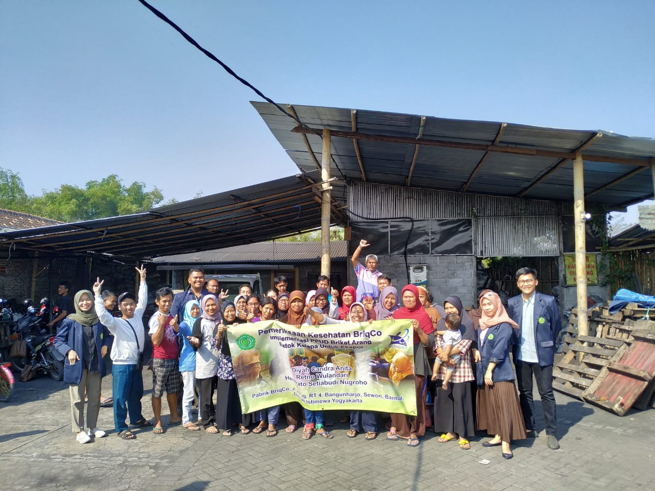 Pemeriksaan kesehatan karyawan briqco sebagai implementasi upgrading produk unggulan daerah