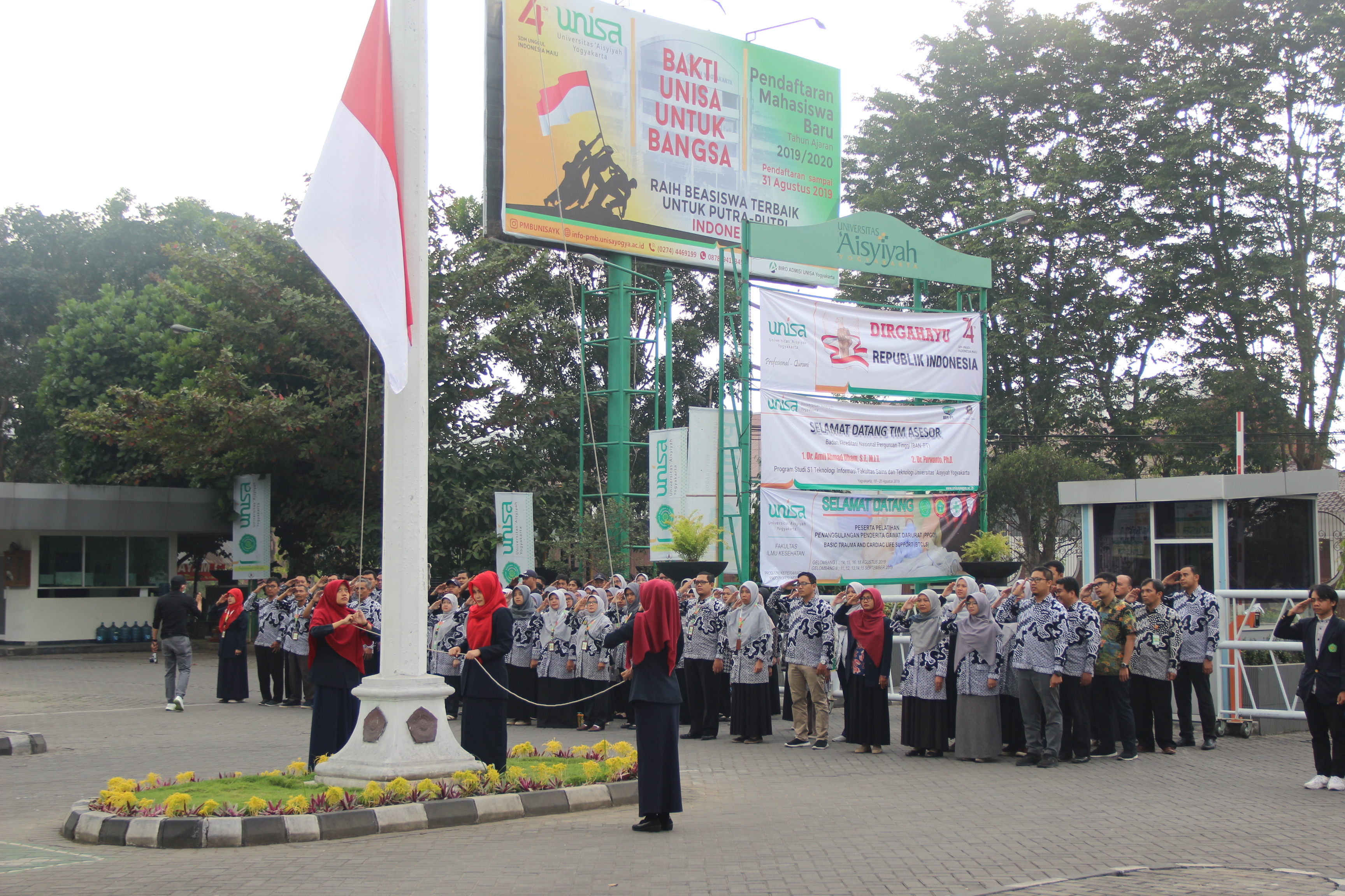 Unisa perlihatkan kontribusi perempuan pada upacara hut ri k 74