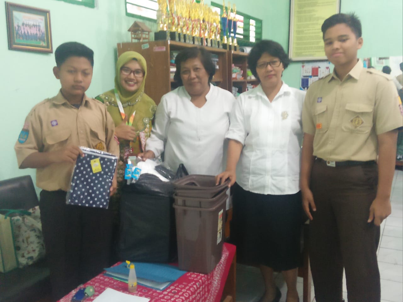 Jajanan di kantin sekolah berperan penting pada kesehatan dan kecerdasan siswa
