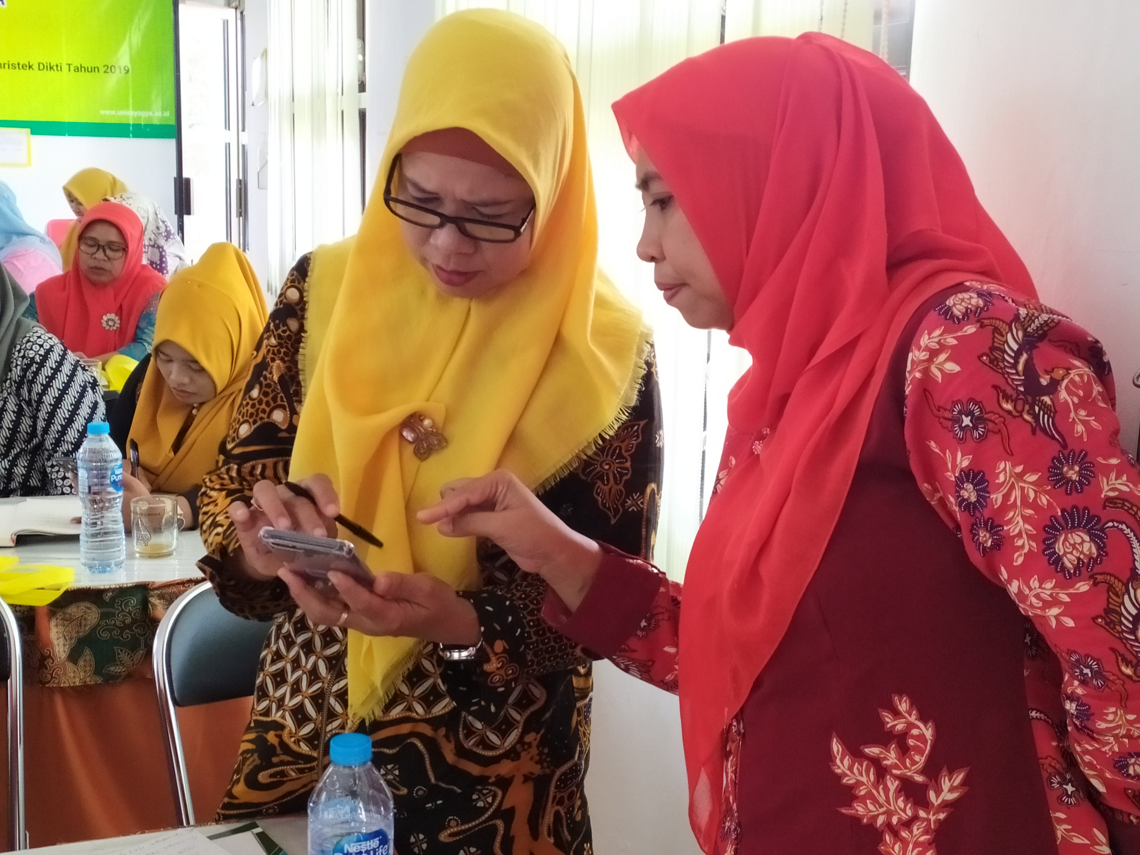 Dosen unisa sosialisasi dan penjaringan kdrt melalui aplikasi berbasis it