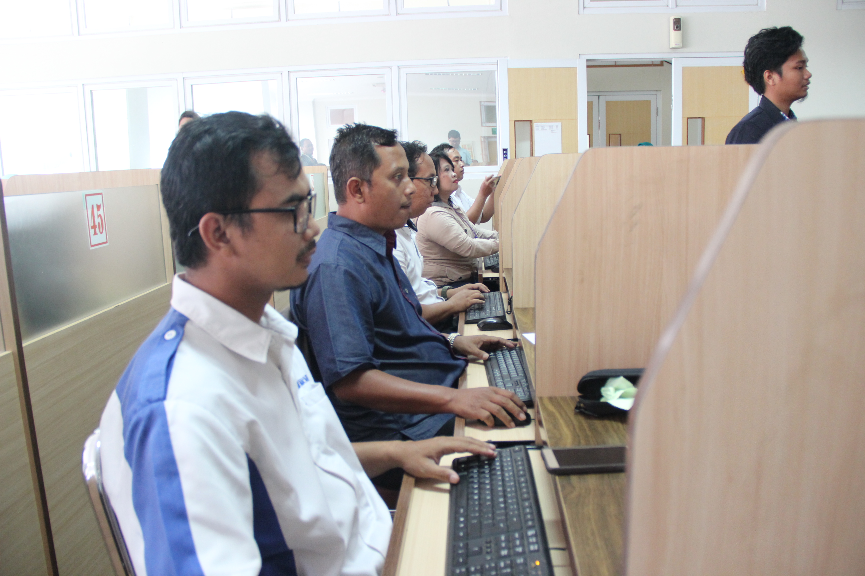 Guru smk ti se diy ikuti workshop di unisa