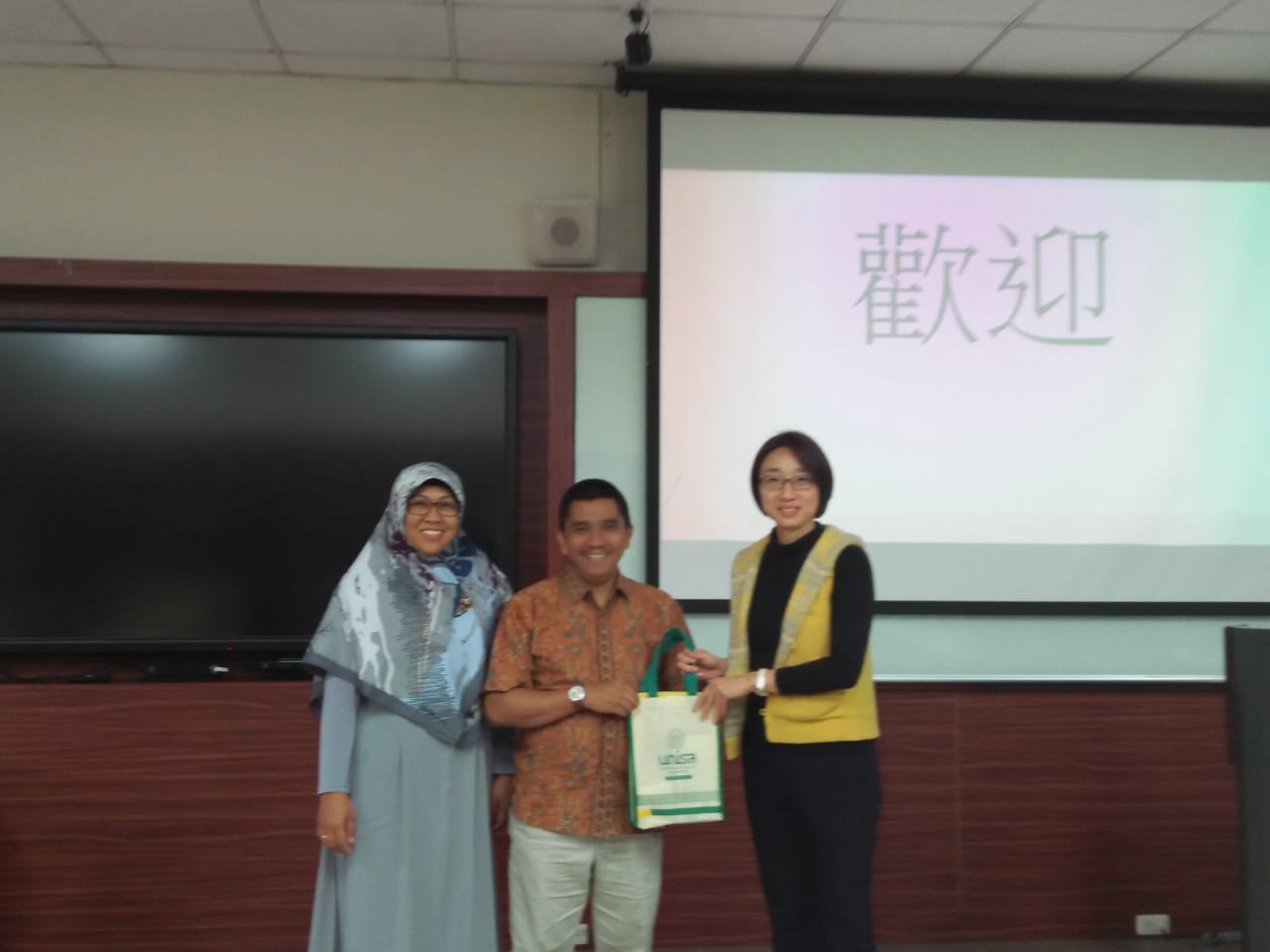 Dekan fikes unisa menjadi guest lecture di yuanpei university