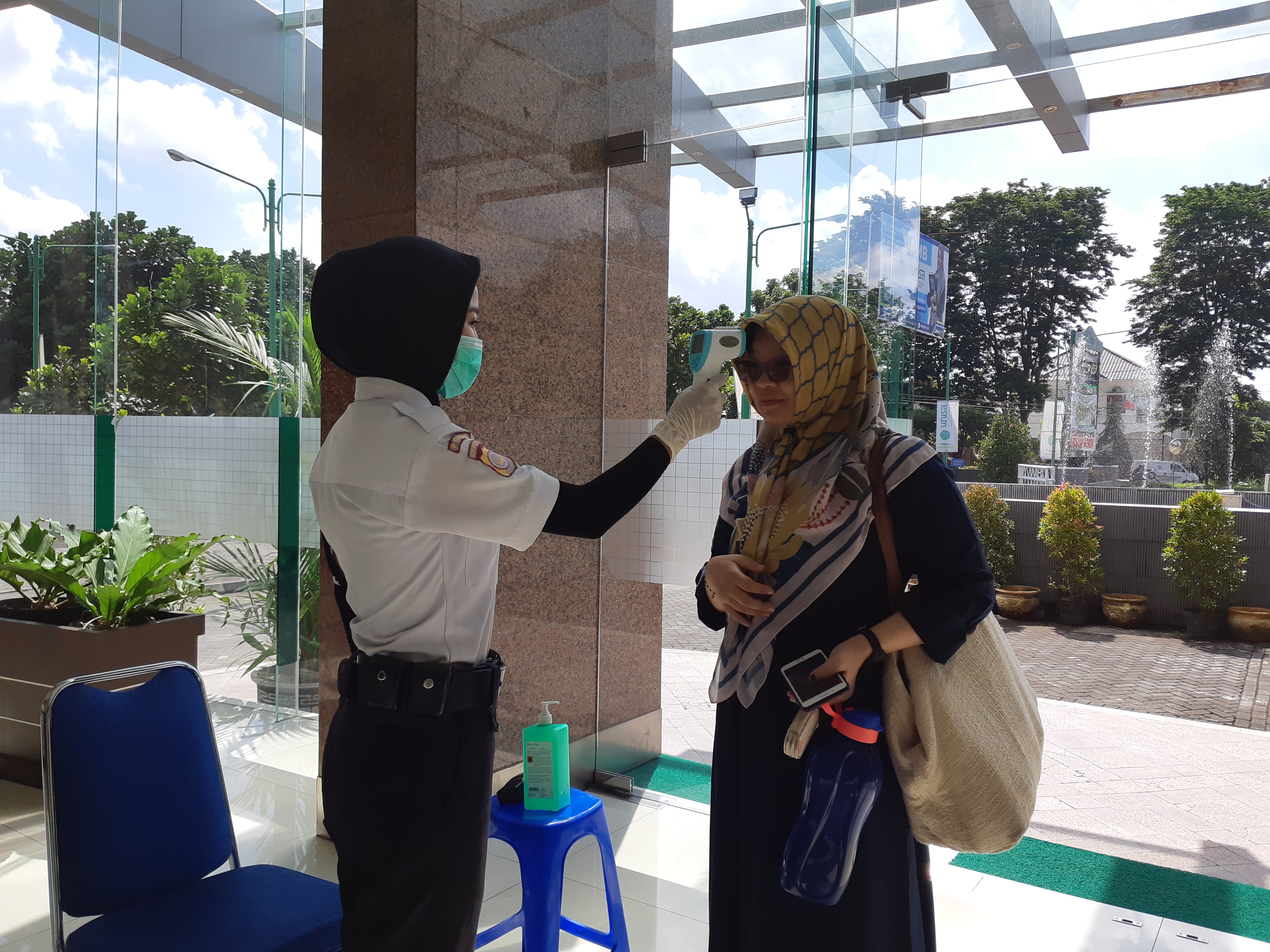 Kampus unisa yogyakarta lakukan single acces dan pembersihan untuk cegah covid 19