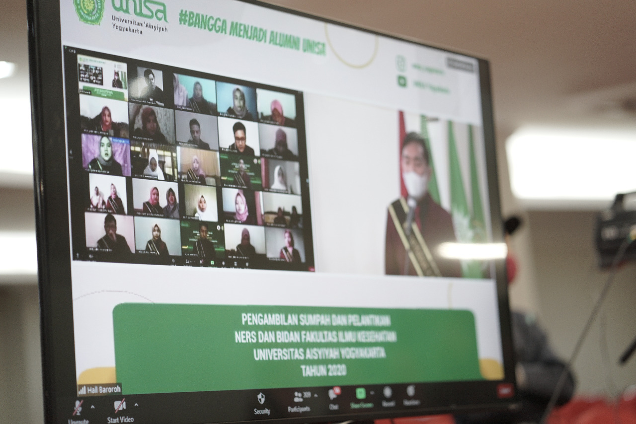 Fikes unisa menutup tahun 2020 dengan melaksanakan sumpah dan pelantikan