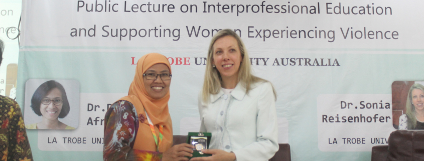 Kolaborasi dengan la trobe university, unisa yogyakarta raih australia indonesia institute grants