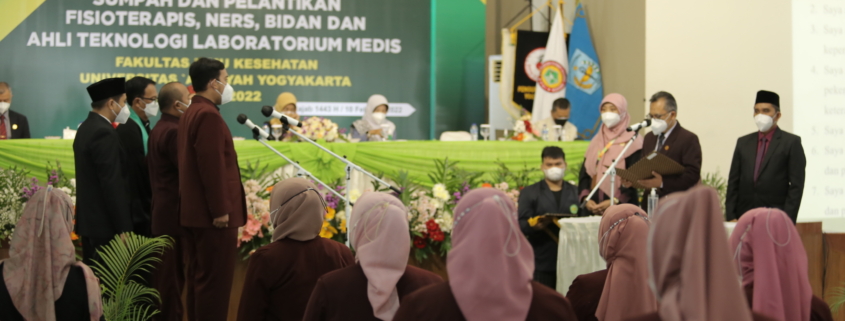 Sebanyak 261 mahasiswa unisa yogyakarta mengikuti pelantikan dan sumpah profesi