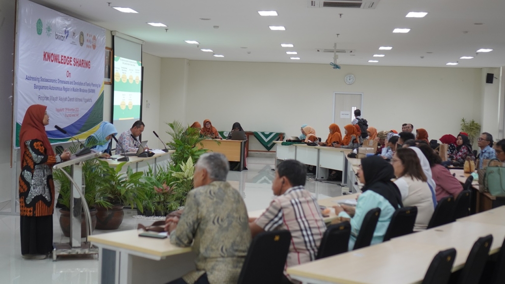 membangun keluarga berencana 