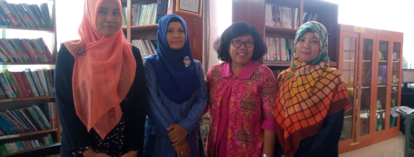 Kunjungan ke perpustakaan unisa yogya