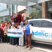 Pekepasan 12 mahasiswa unisa yogya ke palu