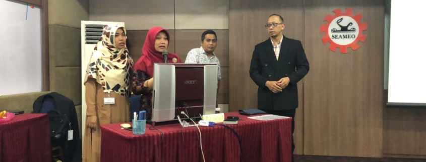 2 dosen unisa mengikuti lms di brunei