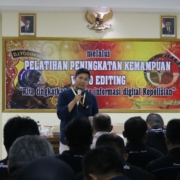Dosen komunikasi unisa isi pelatihan video editing di polda diy