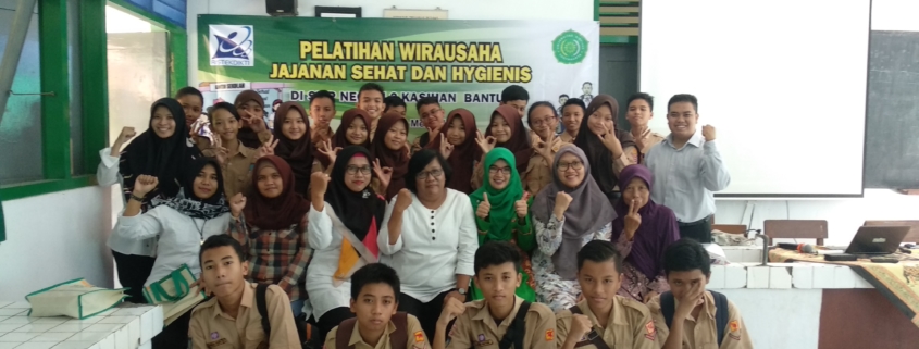 Pengabdian masyarakat oleh dosen unisa di smp 2 kasihan