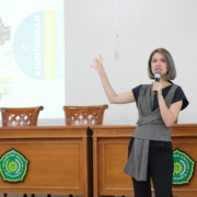 Sharing session presenter sctv indosiar di unisa yogyakarta