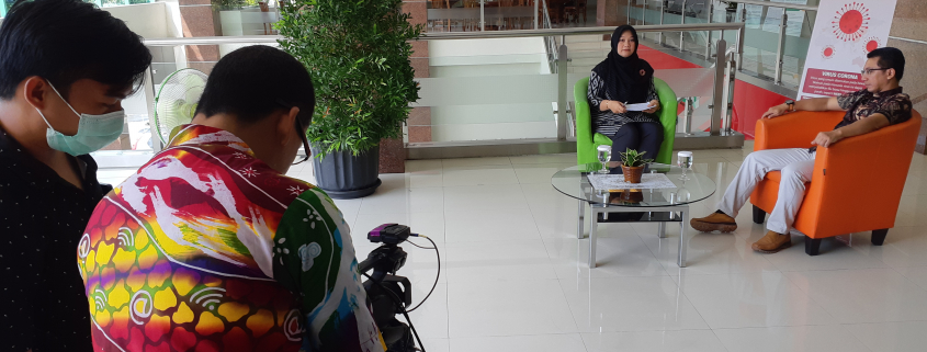 Diskusi kesehatan unisa : sosial distancing syarat mutlak pencegahan covid 19