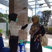 Kampus unisa yogyakarta lakukan single acces dan pembersihan untuk cegah covid 19