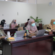 Rektor mengajak dosen dan karyawan unisa yogya silaturrahim virtual