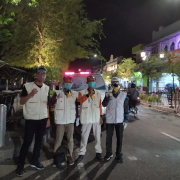 Mahasiswa unisa yogya menjadi timkes dalam demo menolak omnibus law