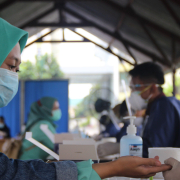 Untuk melaksanakan persiapan pembelajaran, mahasiswa unisa lakukan rapid test