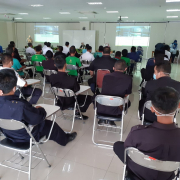 Garda depan unisa yogyakarta mengikuti pelatihan service excellent