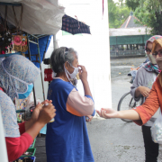 Dukung sektor pariwisata, unisa yogyakarta bagikan hand sanitizer