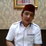 Pemimpin muda energik dalam webinar nasional administrasi publik unisa