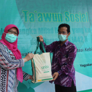 1003 paket sembako sehat dibagi dalam ta’awun sosial unisa yogya