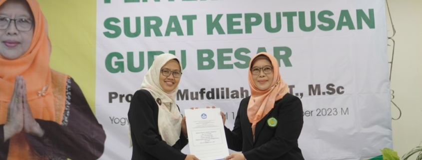Profesor perempuan pertama di indonesia 1 1030x579