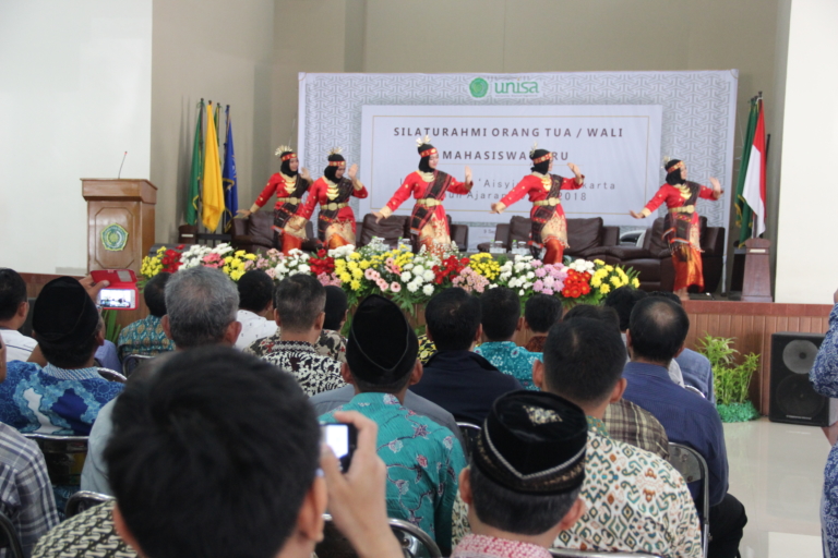 UNISA Yogyakarta Lepas 703 Mahasiswa KKN Reguler dan Internasional T.A 2023/2024