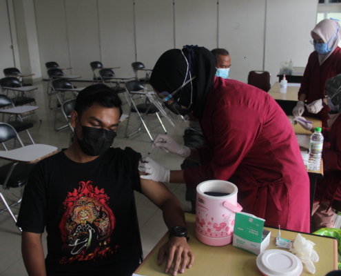 Unisa Yogyakarta Dukung Vaksinasi Covid 19 untuk 1221 Lansia dan Pekerja Publik