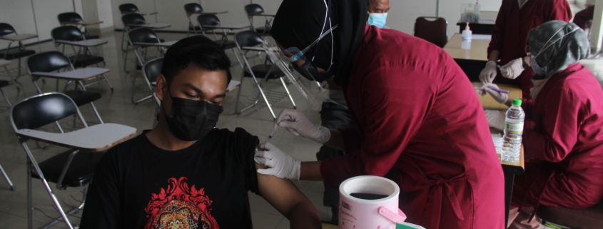 Unisa yogyakarta dukung vaksinasi covid 19 untuk 1221 lansia dan pekerja publik
