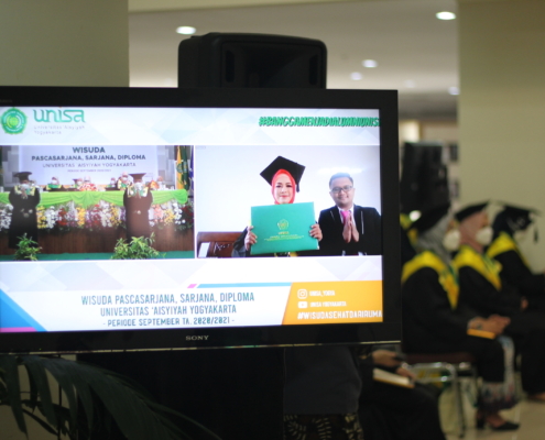 Unisa Yogyakarta Mewisuda 369 Mahasiswa Secara Offline dan Online
