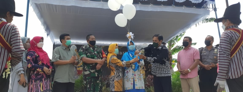 Perpisahan dengan dukuh sonopakis, unisa yogya launching posbindu penyakit tidak menular