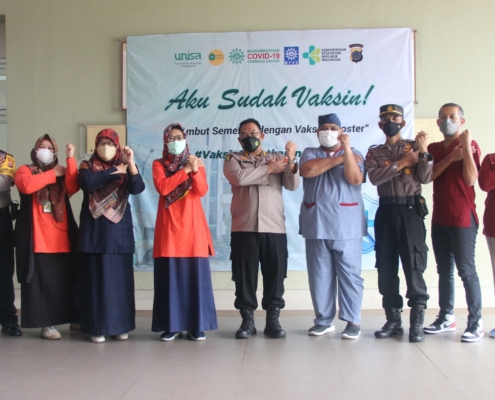 Unisa Yogyakarta Bagikan Minyak Goreng Dalam Kegiatan Vaksin Booster
