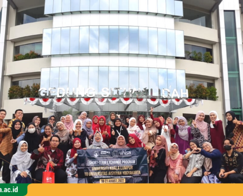 Tutup Exchange Program bersama UNIKL, UNISA Yogya Gelar Studium General