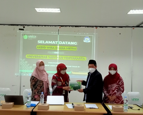 Direktur AKBID Wirabuana Senang Bisa Kunjungi Unisa Yogyakarta