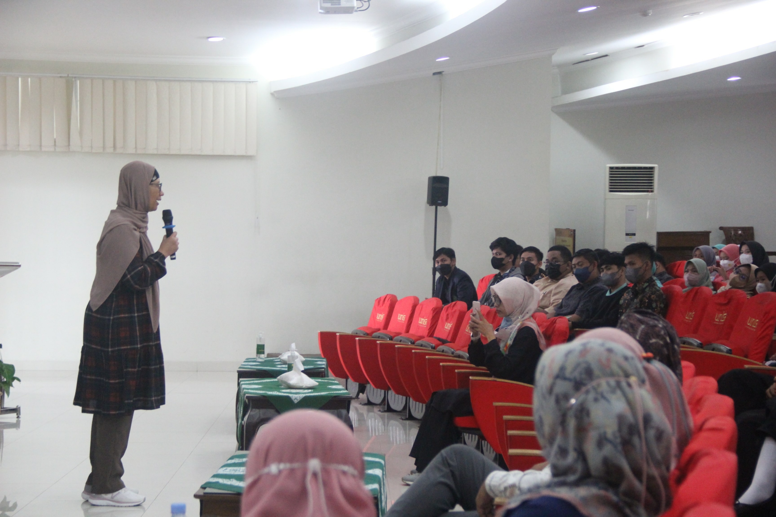 Prodi Perawat Unisa Yogya Adakan Studium General Workplace Health and Safety Universitas