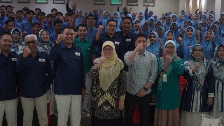 Unisa Jogja Memberikan 10 Beasiswa untuk Siswa SMA Muhammadiyah 9 Brondong