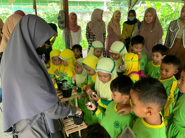 Prodi Bioteknologi UNISA Yogyakarta Berikan Edukasi Anak-anak TK ABA Niten Tentang Pengelolaan Sampah