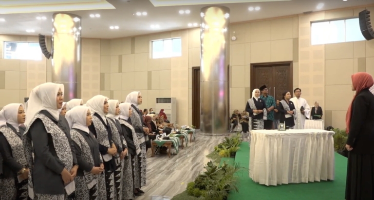 Angkat Sumpah dan Pelantikan Profesi UNISA Yogyakarta: 128 Alumni Resmi Menjadi Profesional di Bidang Kesehatan