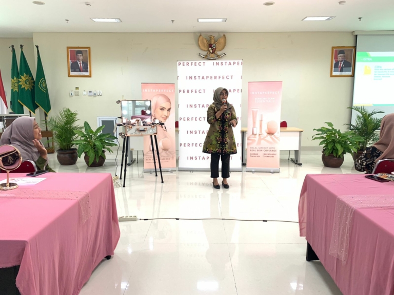 Biro Humas dan Protokol UNISA Yogyakarta Gelar ‘Beauty Class’ untuk Meningkatkan Citra dan Pelayanan Prima