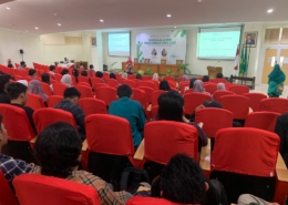 Membekali alumni