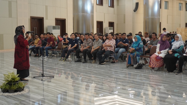 Silaturahmi Antara UNISA Yogyakarta dan Pekerja Pembangunan Masjid Walidah Dahlan