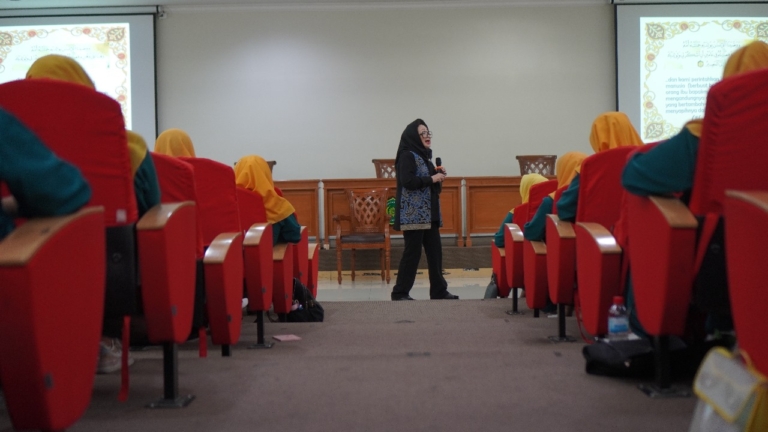 Studium General Prodi Kebidanan: Mendalami Upaya Promotif dan Preventif pada Neonatus dan Bayi